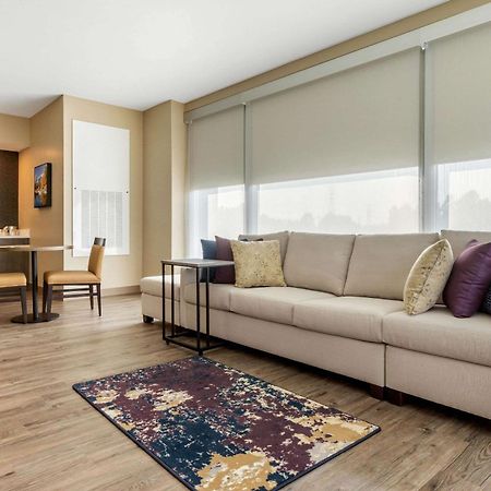Cambria Hotel פורט מיל מראה חיצוני תמונה