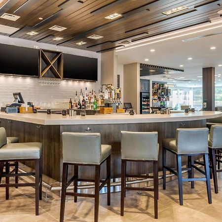 Cambria Hotel פורט מיל מראה חיצוני תמונה