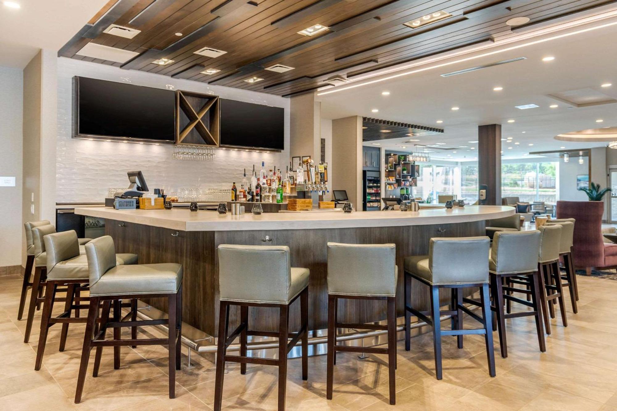 Cambria Hotel פורט מיל מראה חיצוני תמונה